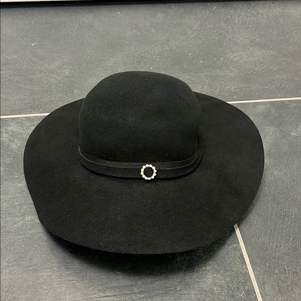 Black Wide-Brim wool felt hat with rhinestone ring band